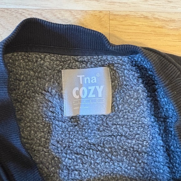 TNA Women’s Black Crewneck Sweater - Picture 2 of 2